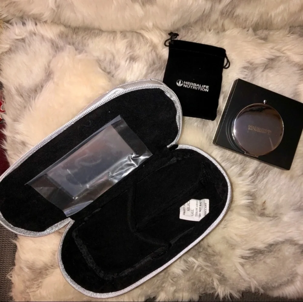 HERBALIFE Cosmetics Case, Compact